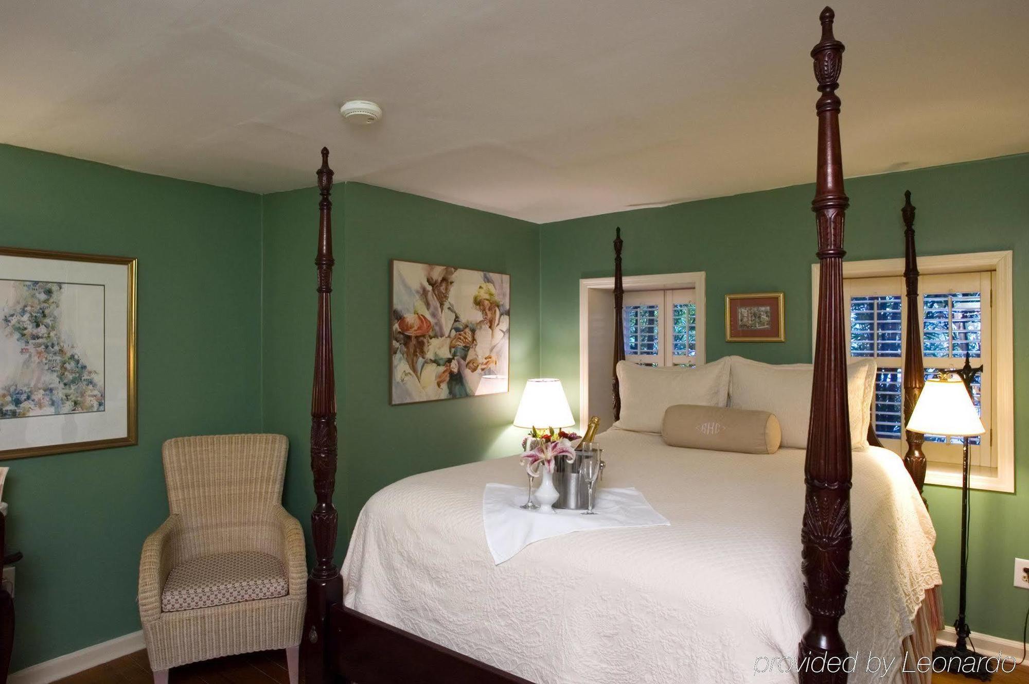 20 South Battery Bed & Breakfast Charleston Room photo